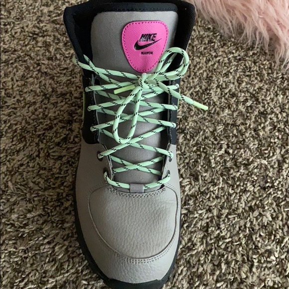 2020 Nike Boots - Picture 2 of 2